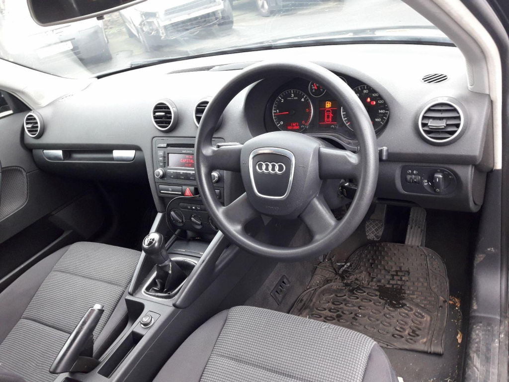 Centuri siguranta fata Audi A3 8P 2008 hatchback 1.9