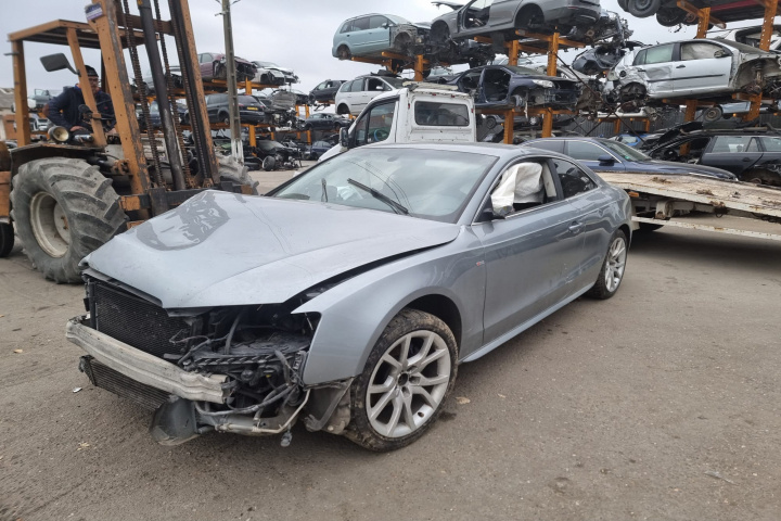 Centuri siguranta fata Audi A5 2009 coup