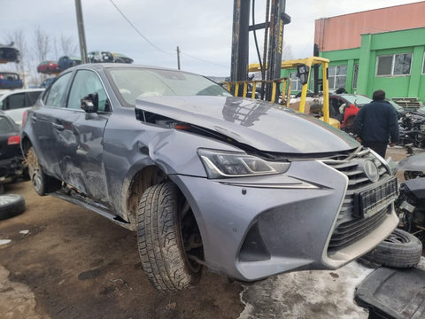 Centuri siguranta fata Lexus IS 2020 berlina 2AR-FSE