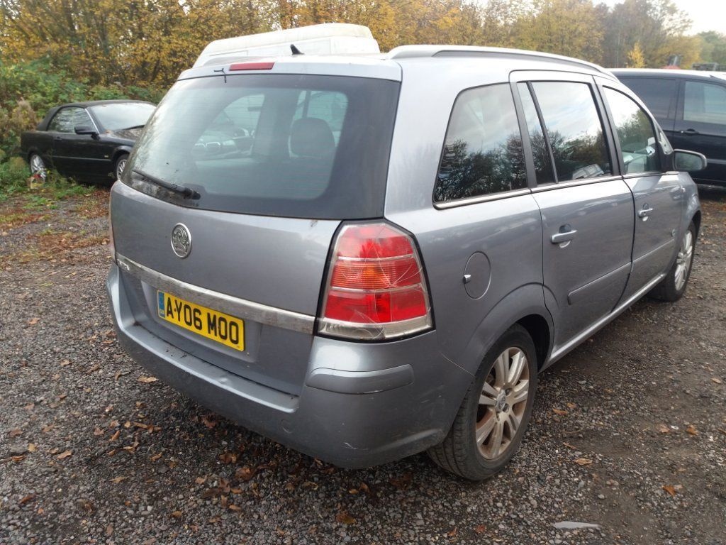 Centuri siguranta fata Opel Zafira 2006 