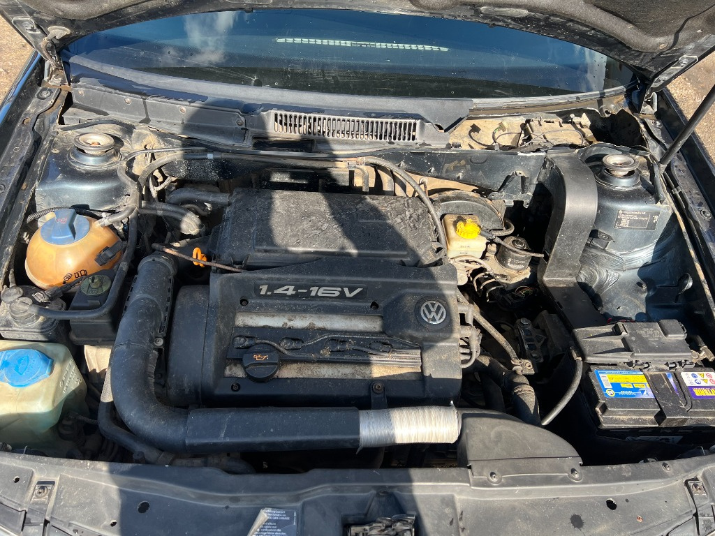 Centuri siguranta fata Volkswagen Golf 4