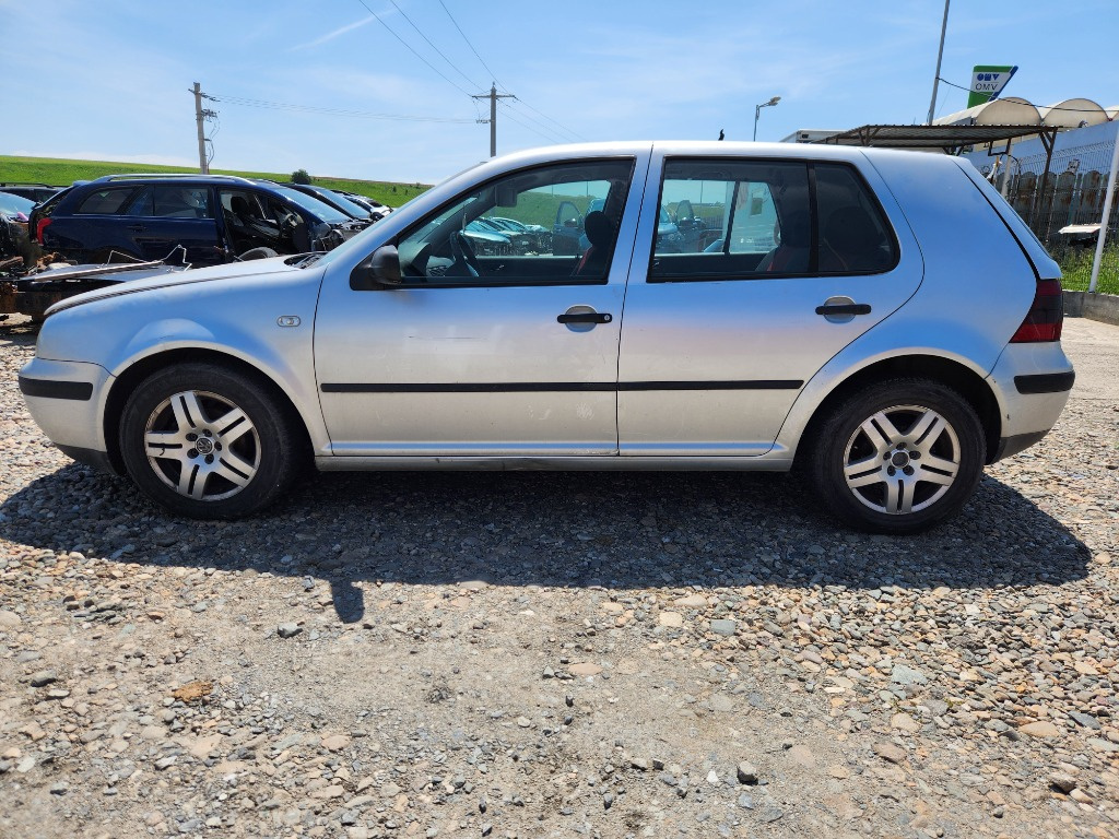 Centuri siguranta fata Volkswagen Golf 4