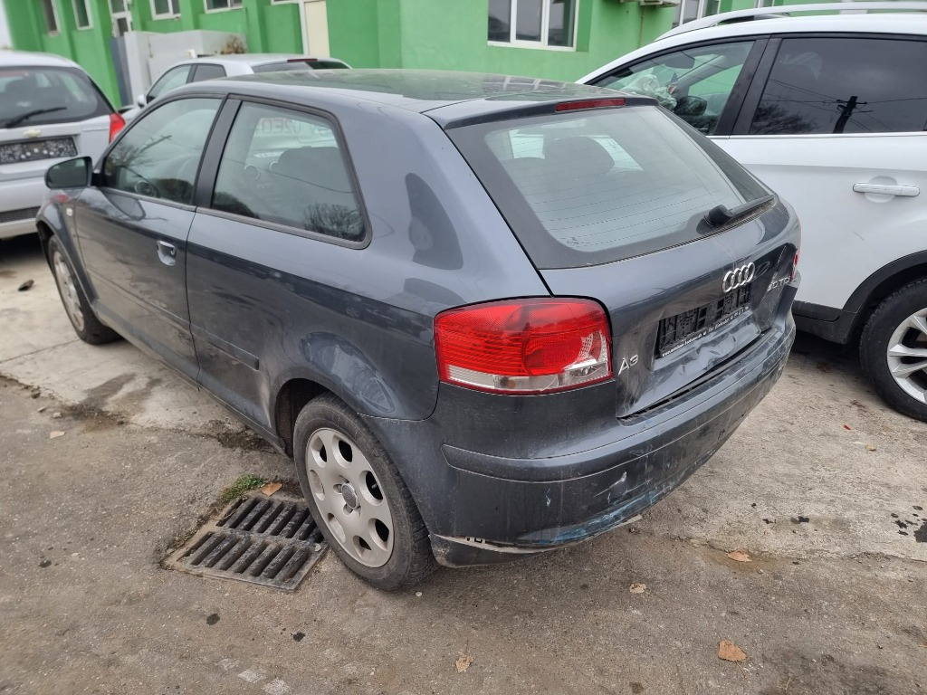 Centuri siguranta spate Audi A3 8P 2005 