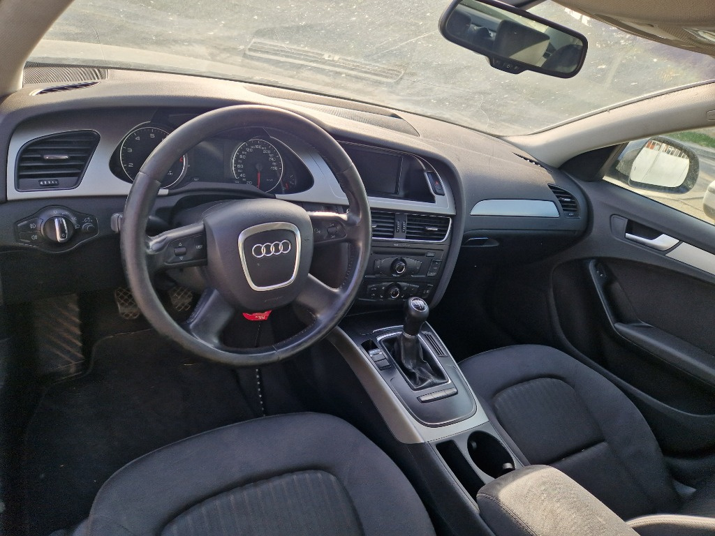 Centuri siguranta spate Audi A4 B8 2009 