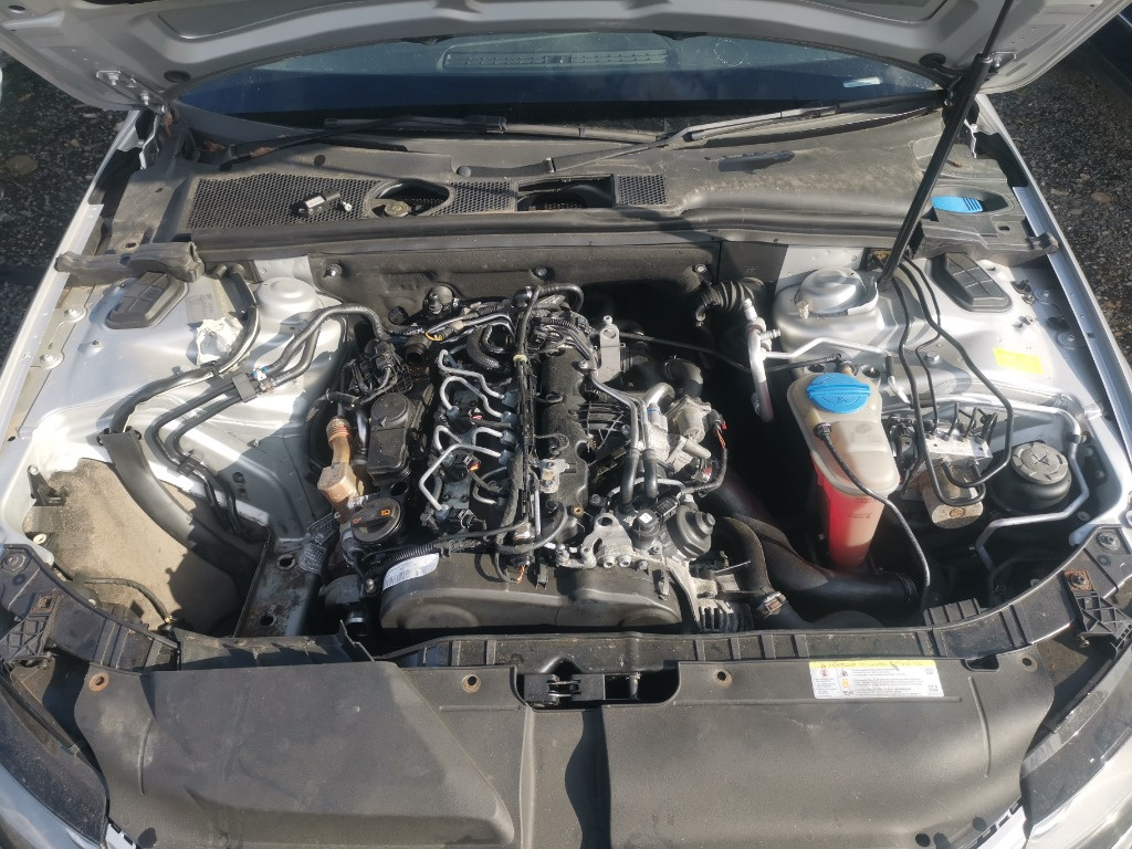 Centuri siguranta spate Audi A4 B8 2012 