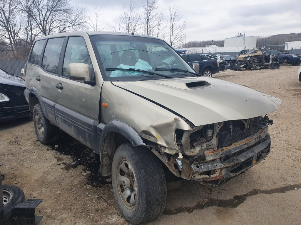 Centuri siguranta spate Nissan Terrano 2003 4x4 4wd 3.0 Di ZD30