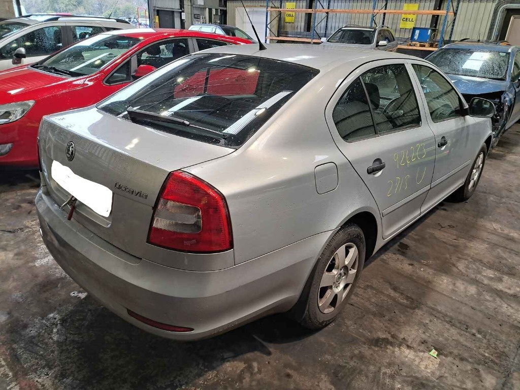 Centuri siguranta spate Skoda Octavia 2 2010 SEDAN 1.4 TSI