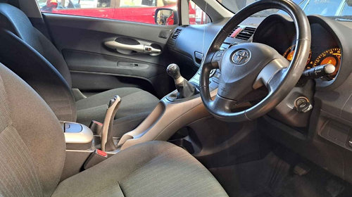 Centuri siguranta spate Toyota Auris 200