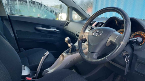 Centuri siguranta spate Toyota Auris 200