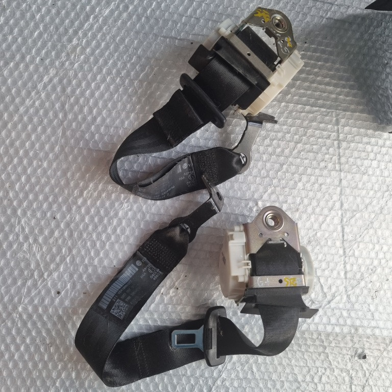 Centuri siguranta stanga,dreapta spate , VW Golf 5 PLUS ,cod:5M0857806/5M0857805