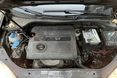 Cheder compartiment motor Volkswagen VW Golf 5 [20