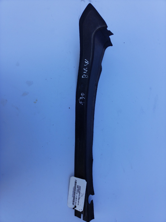 Cheder dreapta capota motor Bmw 3 (f30, F80) 318 I an 2016 cod piesa 51767264274