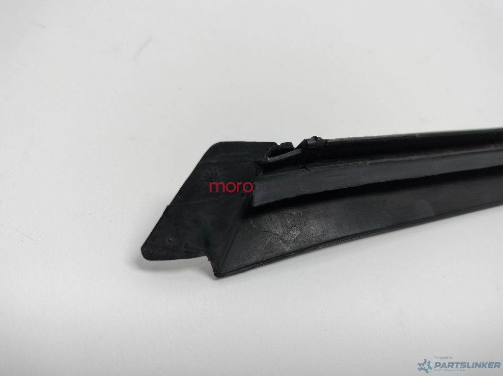 Cheder parbriz stanga fata AUDI A3 II Sp