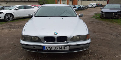 Cheder pe caroserie usa fata dreapta BMW 5 Series 