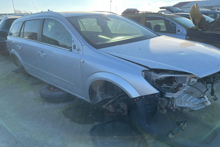 Cheder pe caroserie usa spate stanga Opel Astra H [2004 - 2007] Hatchback