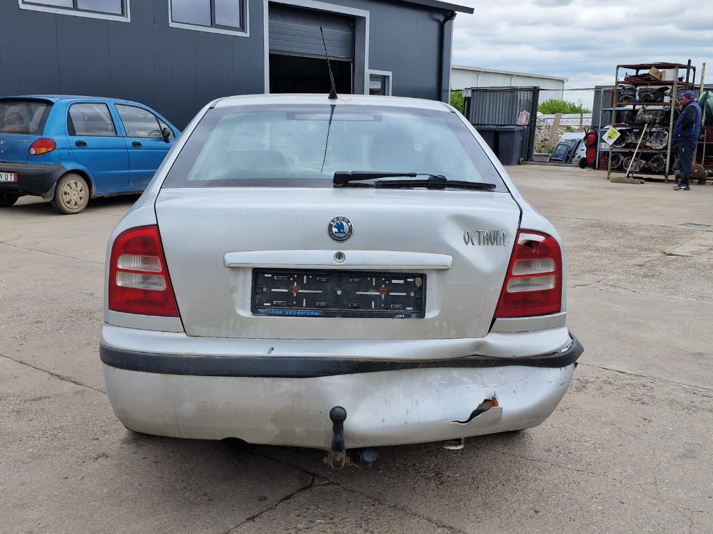 Cheder portbagaj Skoda Octavia 1 2003 1.4 Benzina BCA 55KW/75CP