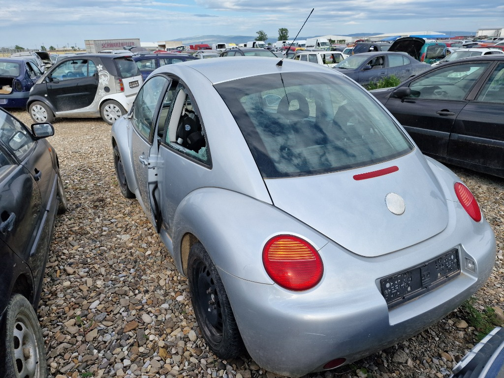 Cheder usa stanga Volkswagen New Beetle 2002 1.6 Benzina AYD 75KW/102CP