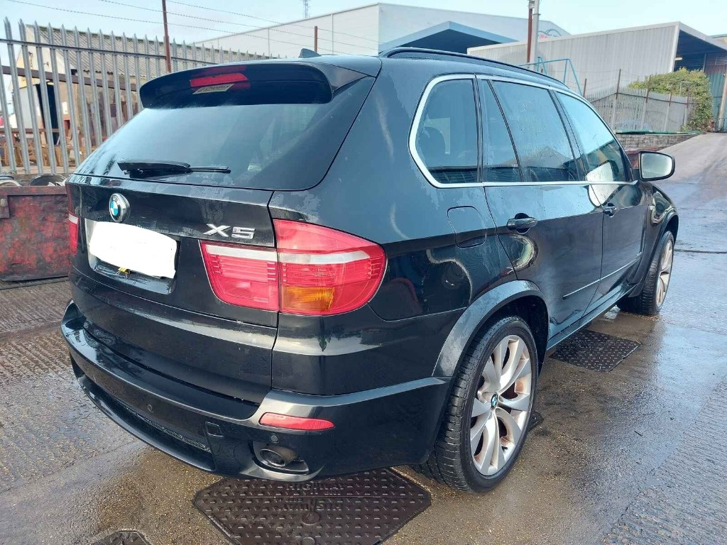 Chedere BMW X5 E70 2009 SUV 3.0 306D5