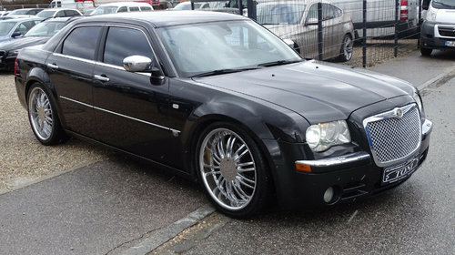 Chedere Chrysler 300C 2010 Berlina 3.0 C