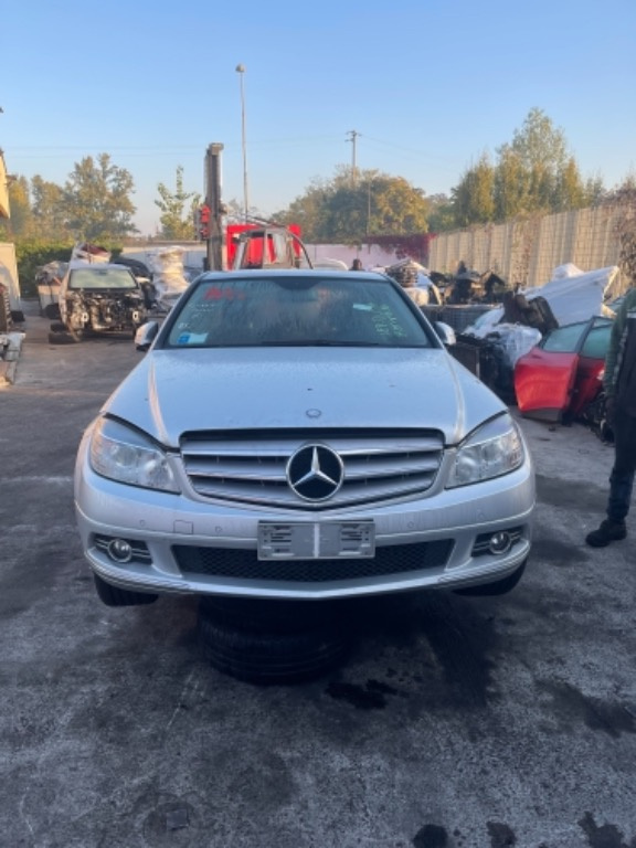 Chedere Mercedes C-Class W204 2008 Hatchback 2.2cdi