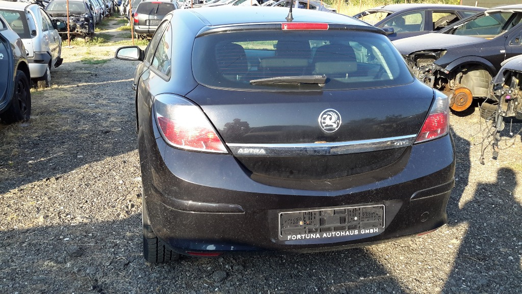 Chedere Opel Astra H 2005 coupe 1.6
