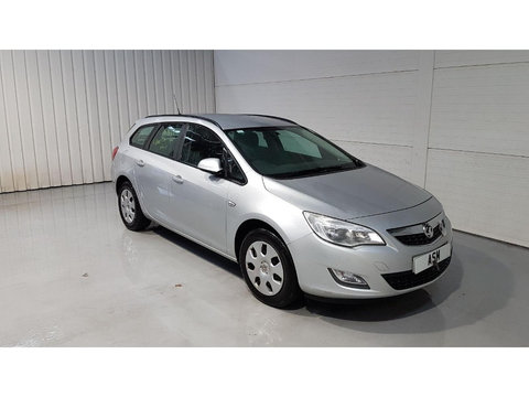 Chedere Opel Astra J 2011 Break 1.7D
