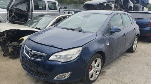 Chedere Opel Astra J 2011 hatchback 1.3 