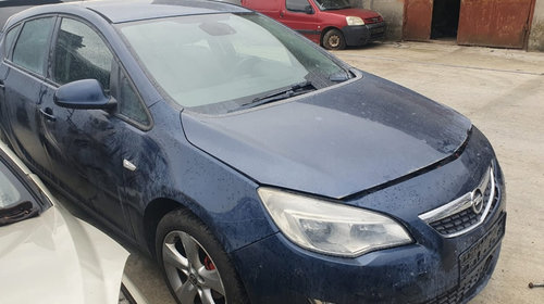 Chedere Opel Astra J 2011 hatchback 1.3 