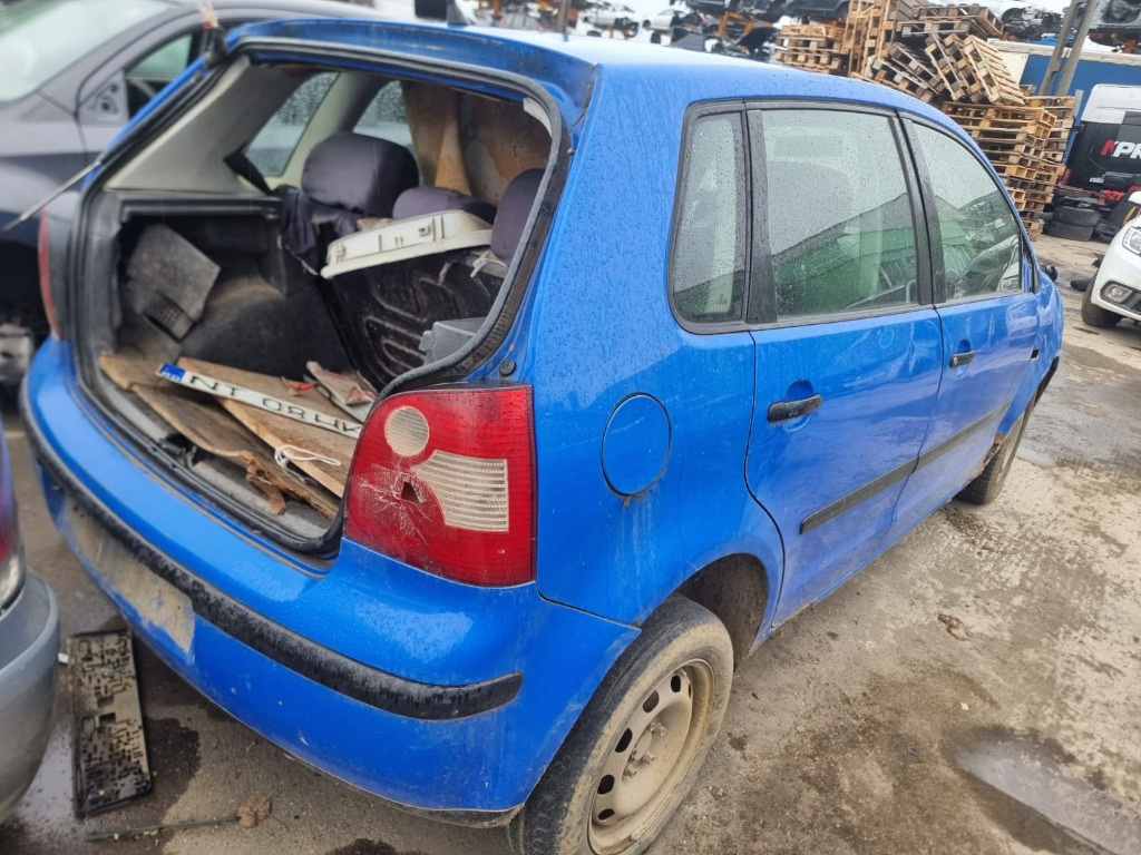 Chedere Volkswagen Polo 9N 2004 hatchbac