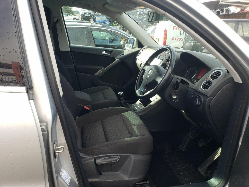 Chedere Volkswagen Tiguan 2008 SUV 2.0 T