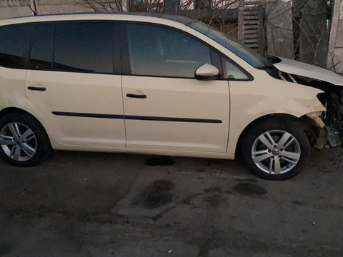 Chedere Volkswagen Touran 2013 family 1,6