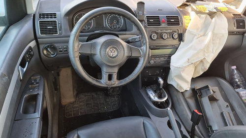 Chedere Volkswagen Touran 2015 facelift 