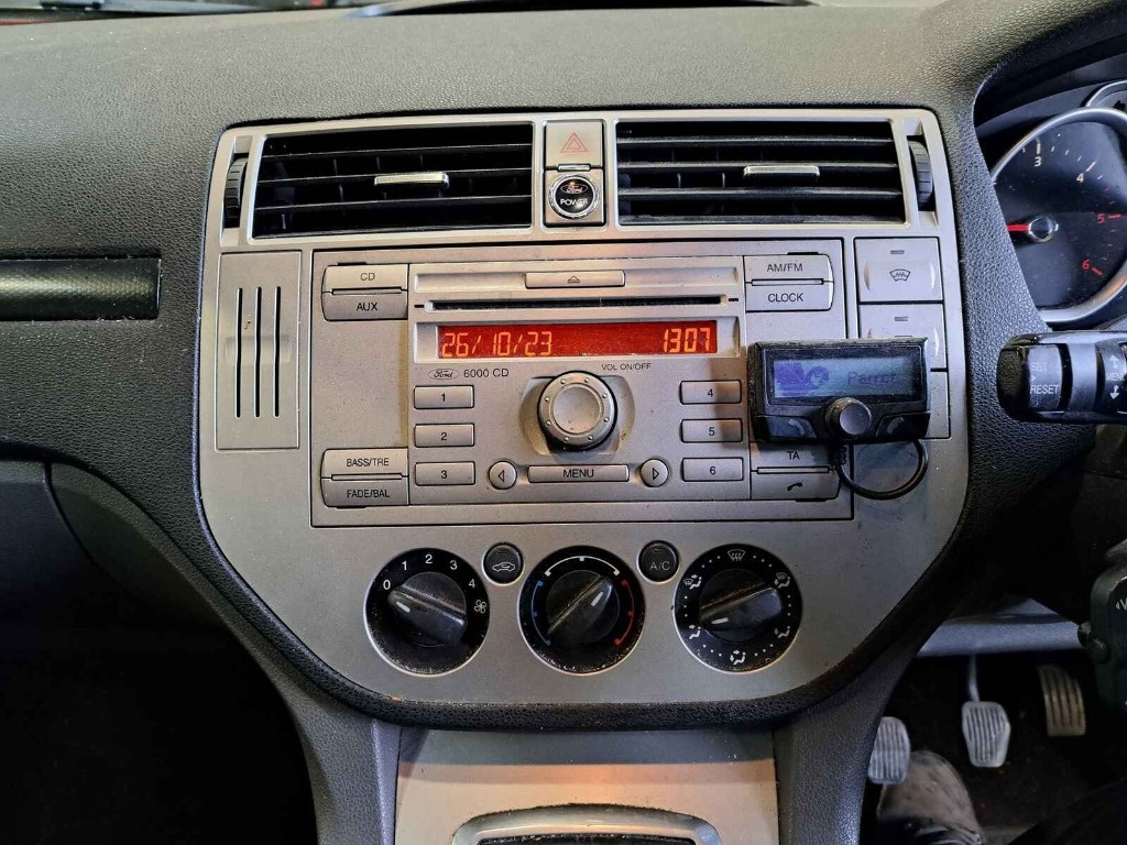 Chiulasa Ford Kuga 2010 SUV 2.0 TDCI QXB