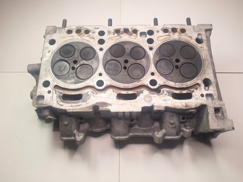 Chiulasa motor CRCA Volkswagen Touareg 7P diesel 3.0 L V6 TDI partea stanga