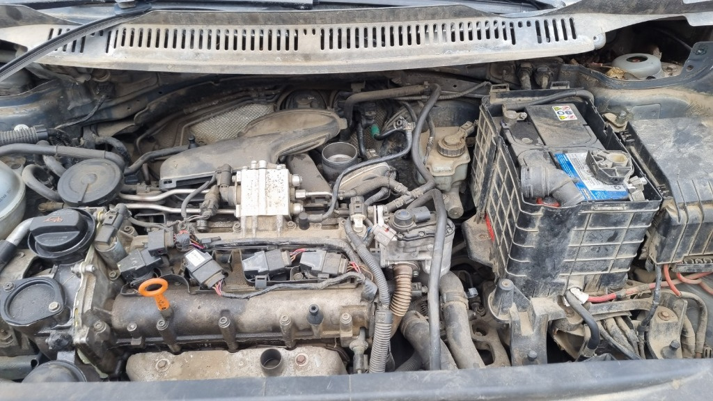 Chiulasa Vw Touran 1T / Golf 5 / Audi A3 2004 motor 1.6 FSi BAG benzina