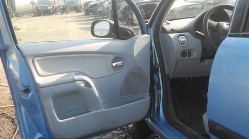 citroen c3 din 2005 cu motor de 1,4 hdi.