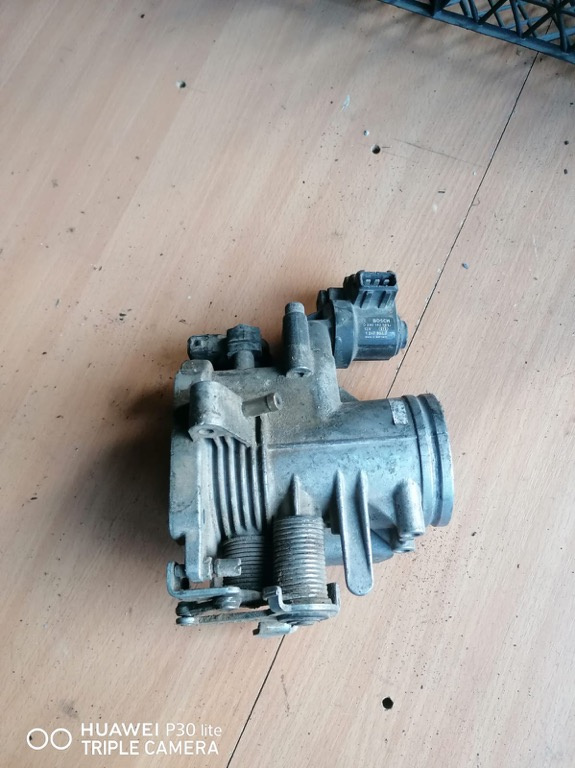 Clapeta accelerație Bmw seria 3 E36 318i an 1991-1998