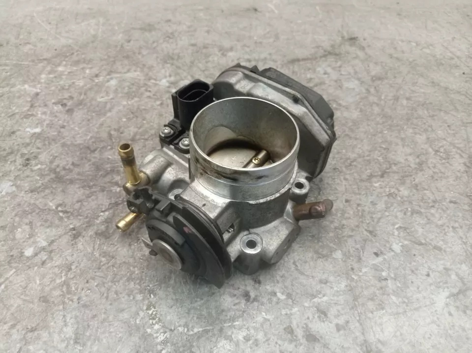 CLAPETA ACCELERATIE 06A133064H Volkswagen GOLF 4 an 1997-2004 AQY / BER / AZJ cod piesa 06A133064H