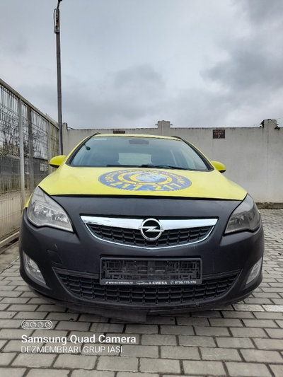 Clapeta acceleratie Opel Astra J 2012 Break Combi 