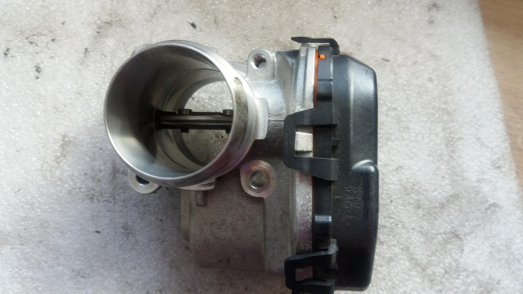 Clapeta acceleratie peugeot 208 308 508 5008 ford focus 3 citroen c3 c4 berlingo 1.6 hdi bh01 9807238580-02