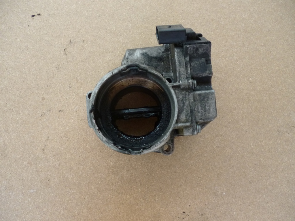 Clapeta acceleratie Skoda 1.9 TDI 77kw motor BXE cod 03G128063C