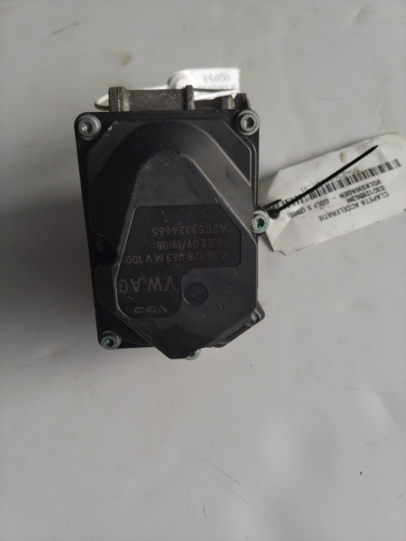 Clapeta acceleratie Volkswagen Golf 5 (1k1) an [2004-2009] BLS , 77 kW / 105 CP 1896 cmc / 1.9 l DIESEL cod piesa 03G128063M