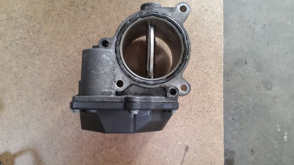 CLAPETA ACCELERATIE VW CRAFTER 2,5 TDI , TIP MOTOR BJK , COD 076128063A