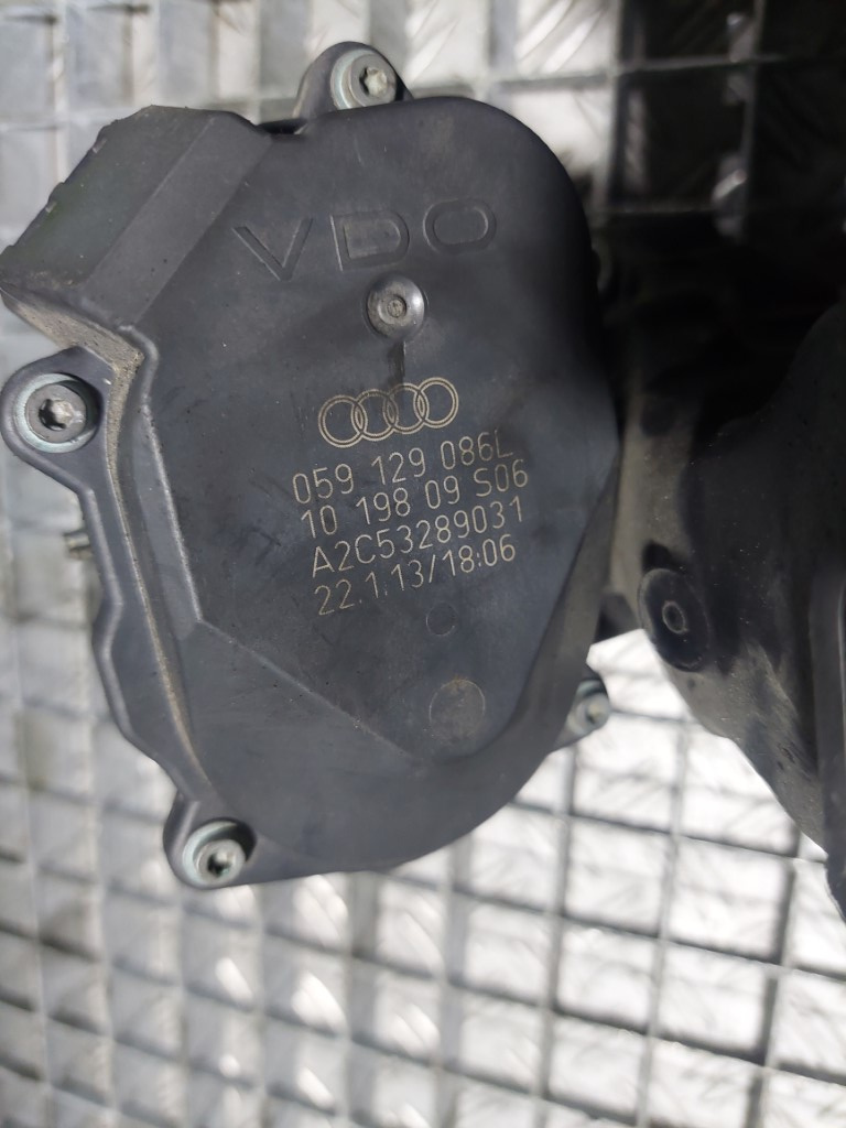 Clapeta admisie dreapta cu motoras Audi 
