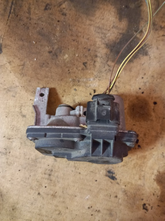 Clapeta galerie evacuare VW Golf 7 cod produs:5Q0253691J/5Q0 253 691 J