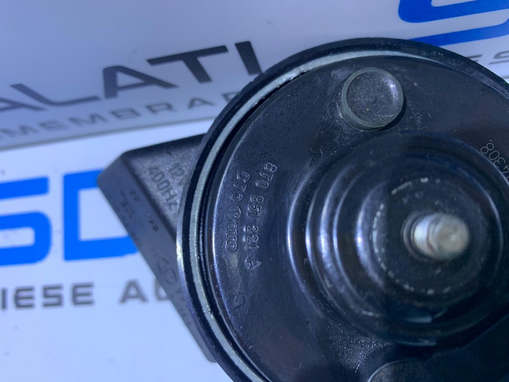Claxon Audi A4 B8 2008 - 2012 Cod Piesa: