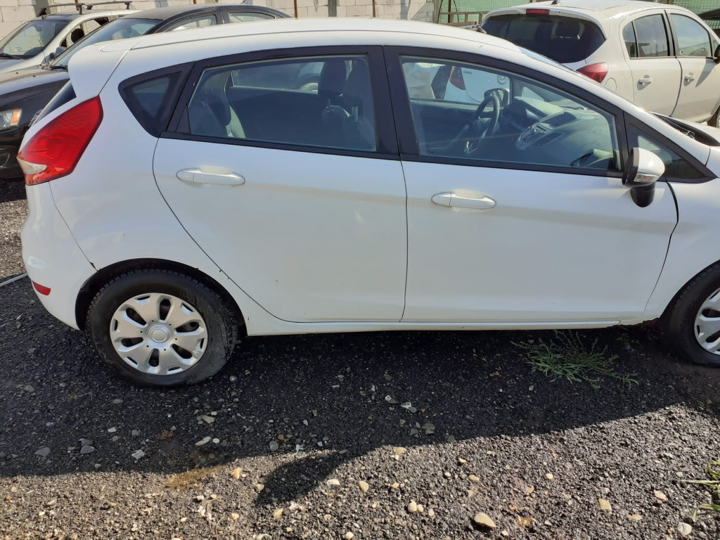 Claxon Ford Fiesta 6 2011 hatchback 1.6 