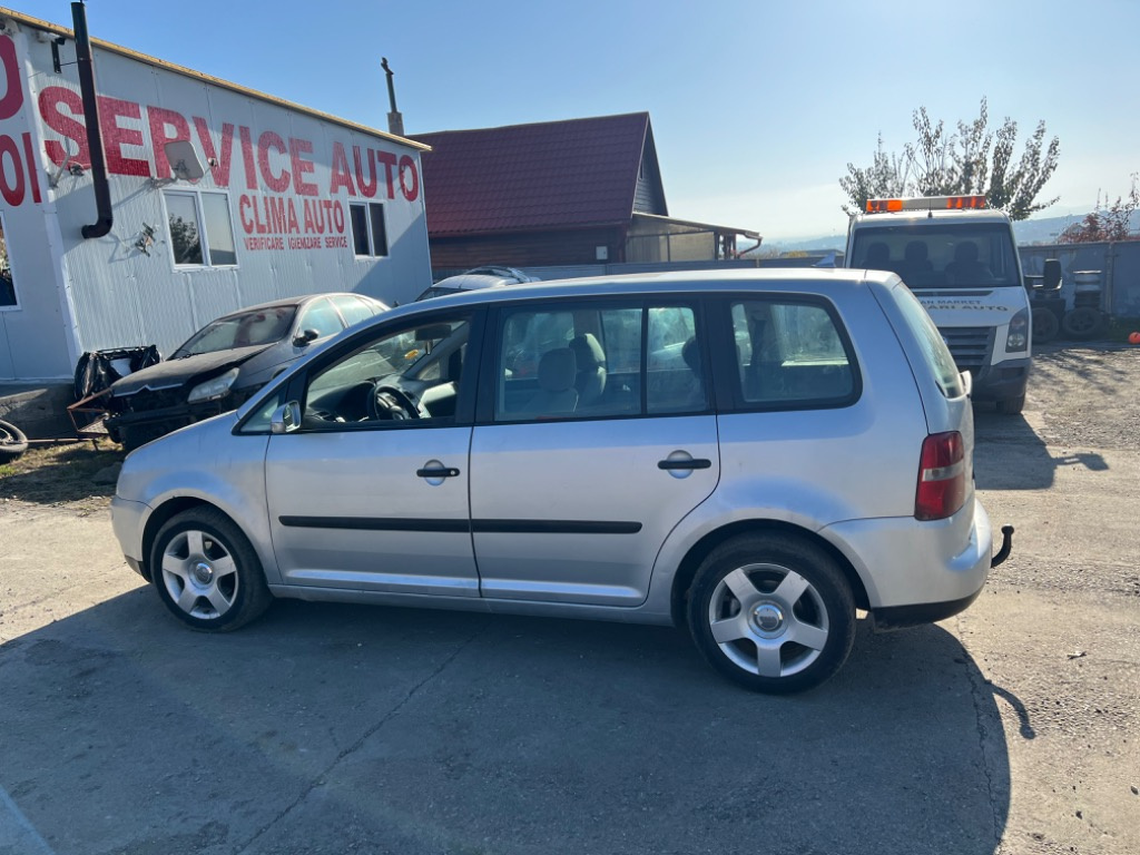 Claxon Volkswagen Touran 2004 Hatchback 