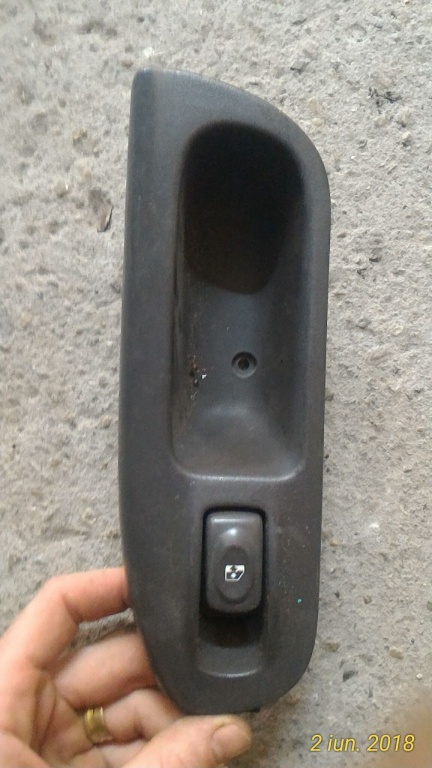 Comanda geam electric partea dreapta pentru Renault Scenic 1 cod : 7700431172