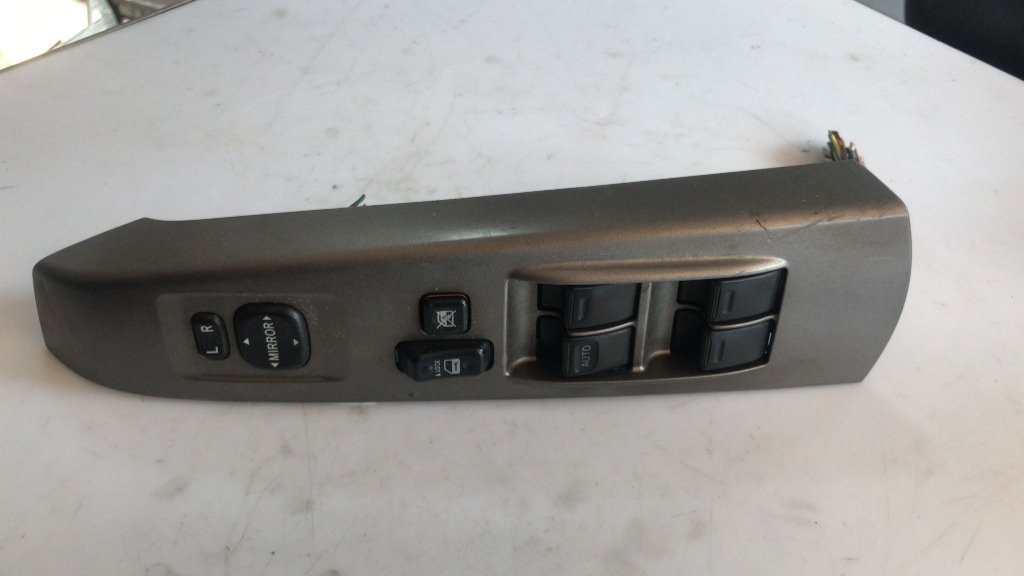 Comanda geam Toyota Prius cod 8482047050